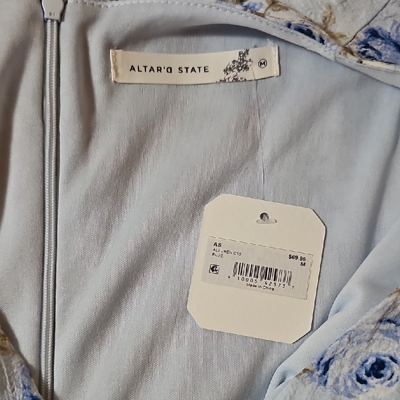 NWT Altar’d State Blue Floral Romper – Tie Waist, Puff Sleeves - Picture 4 of 12